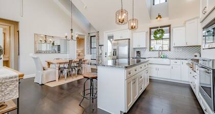 Private Pool Paradise/Luxury Home Stunning Table Rock Lake Views/Branson Close