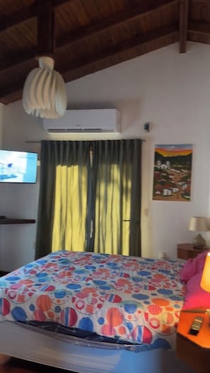 2 bedrooms, iron/ironing board, WiFi