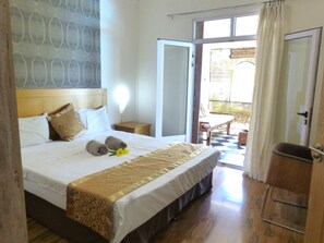 3 bedrooms, in-room safe, desk, iron/ironing board - Typical Colonial Villa where time seems to have stood still Conciergerie Prof.) (Pointe aux Piments)