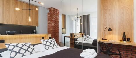 Iron/ironing board, WiFi, bed sheets