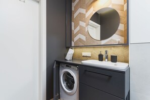 Interior - Wooden Studio with Balcony | Parking | Close to Station (Kraków)