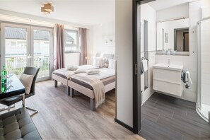 9 habitaciones, escritorio, wifi gratis y ropa de cama