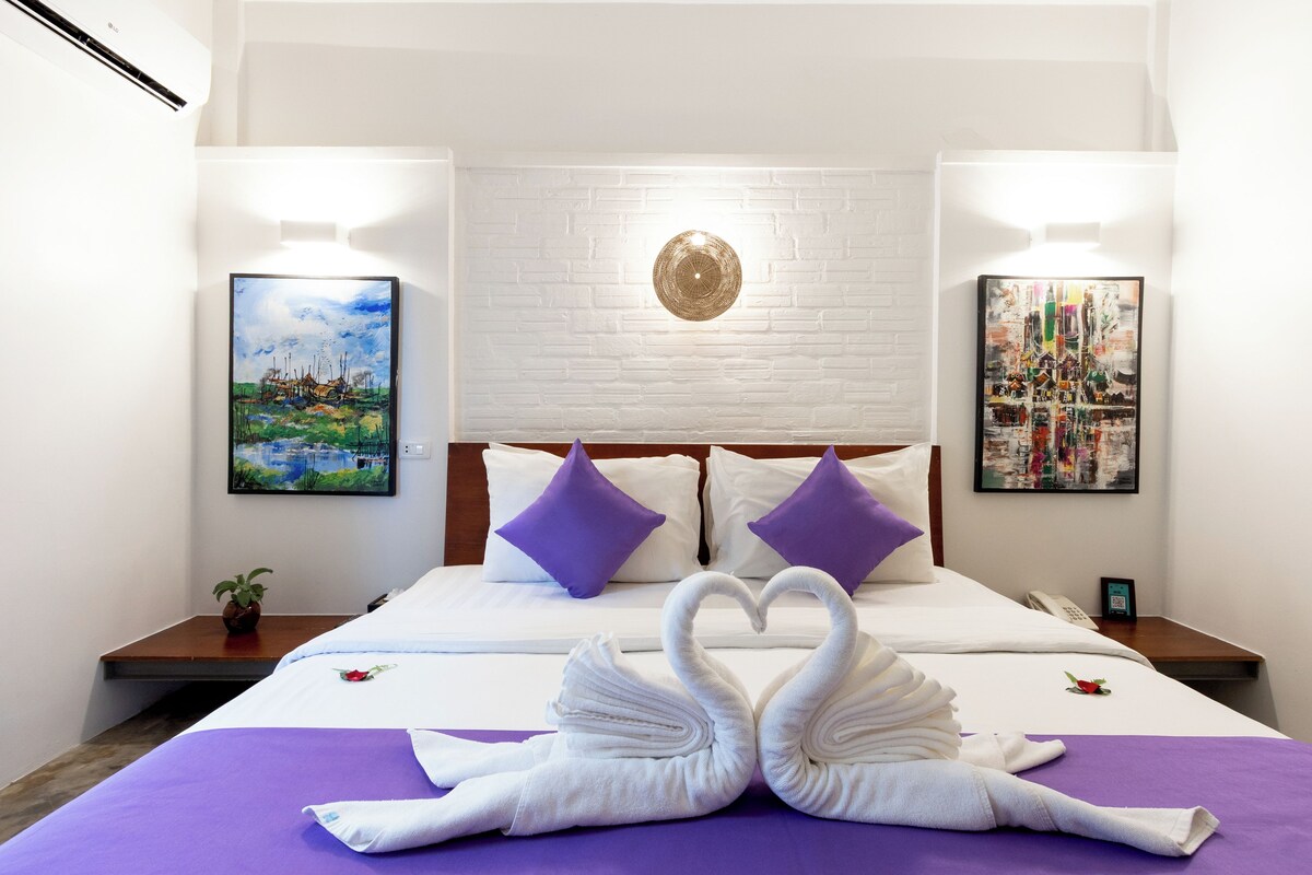 Superior Double Room | Hypo-allergenic bedding available, in-room safe, blackout drapes