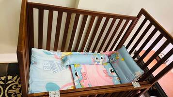 Deluxe Double Room | Hypo-allergenic bedding, in-room safe, desk, laptop workspace