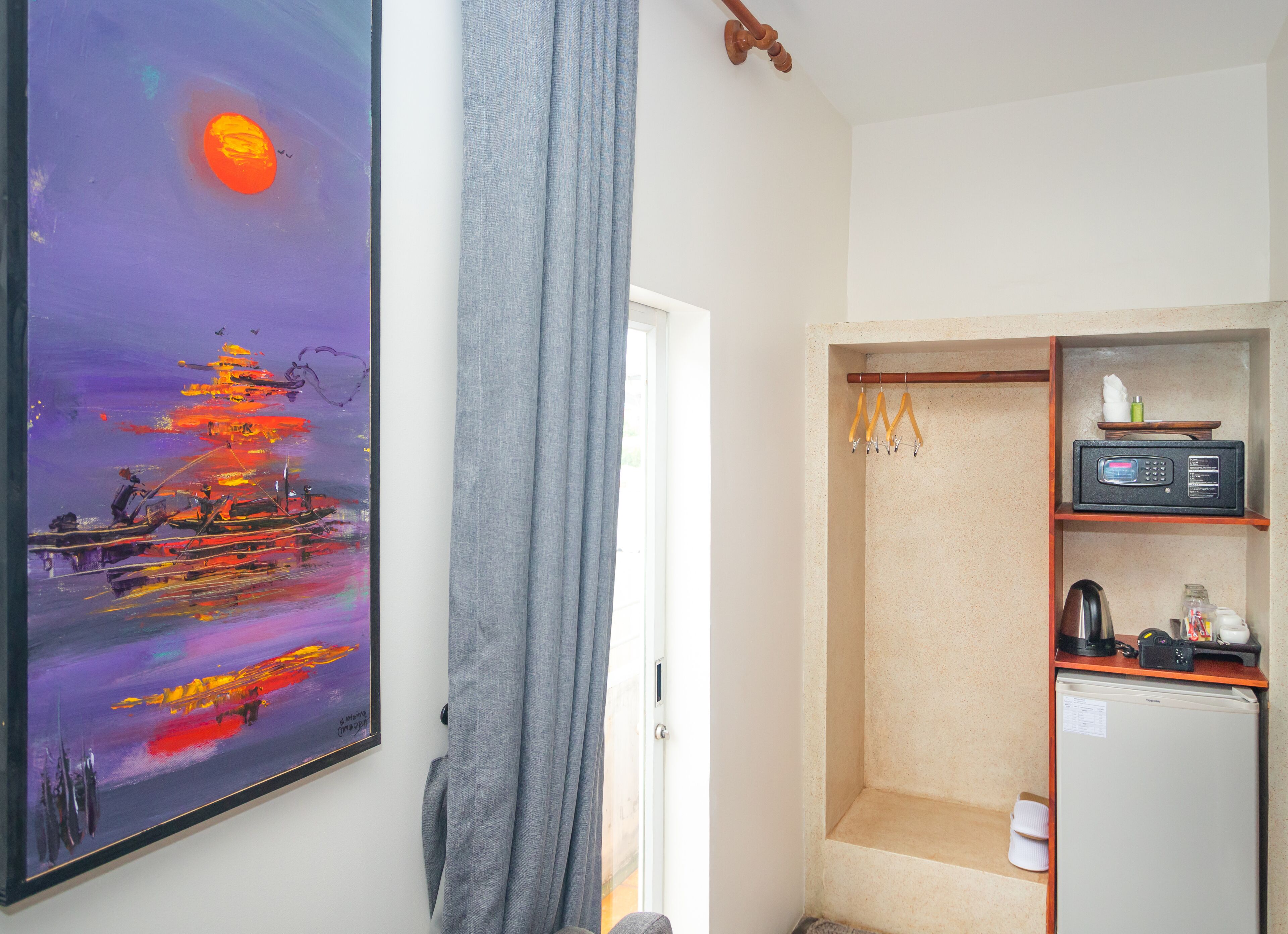 1 bedroom, hypo-allergenic bedding, in-room safe, desk