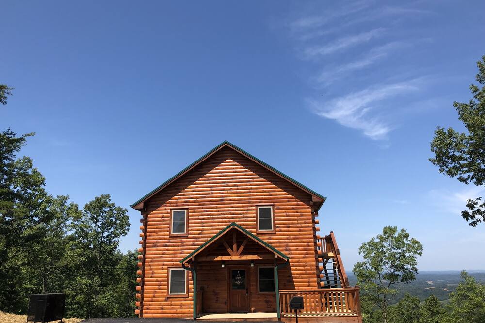 Epic Sunset Mountain Views-Hot tub & Resort pool. Close to Dollywood & Parkway