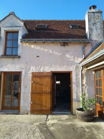 Modernised one bedroom house in the heart of the Touraine countryside