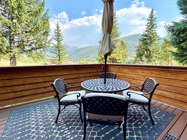 تناول الطعام بالخارج