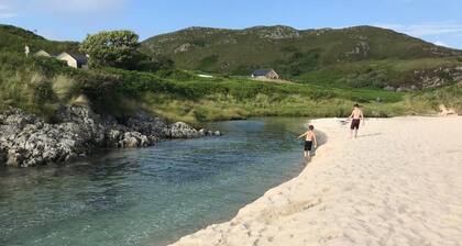 Luxury lochside home with stunning views of Loch Sunart, Salen, Hotel 400m walk