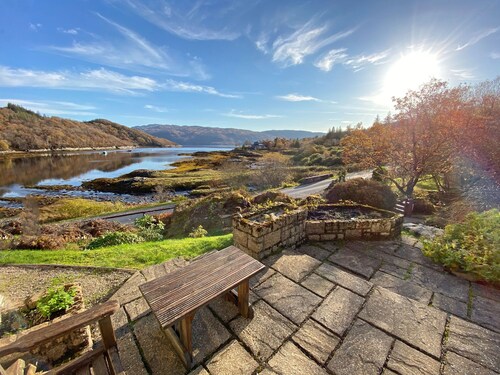 Luxury lochside home with stunning views of Loch Sunart, Salen, Hotel 400m walk
