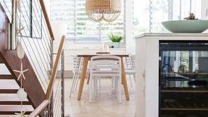 Dining - PRIVATE POOL - STYLISH - WALK TO BEACH & SHOPS (Sunshine Beach)