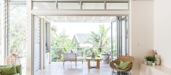 PRIVATE POOL - STYLISH - WALK TO BEACH & SHOPS