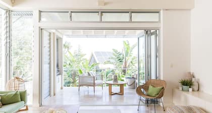 HILL ST VILLA - uima-allas, ranta, ruokailutila ja sijainti!