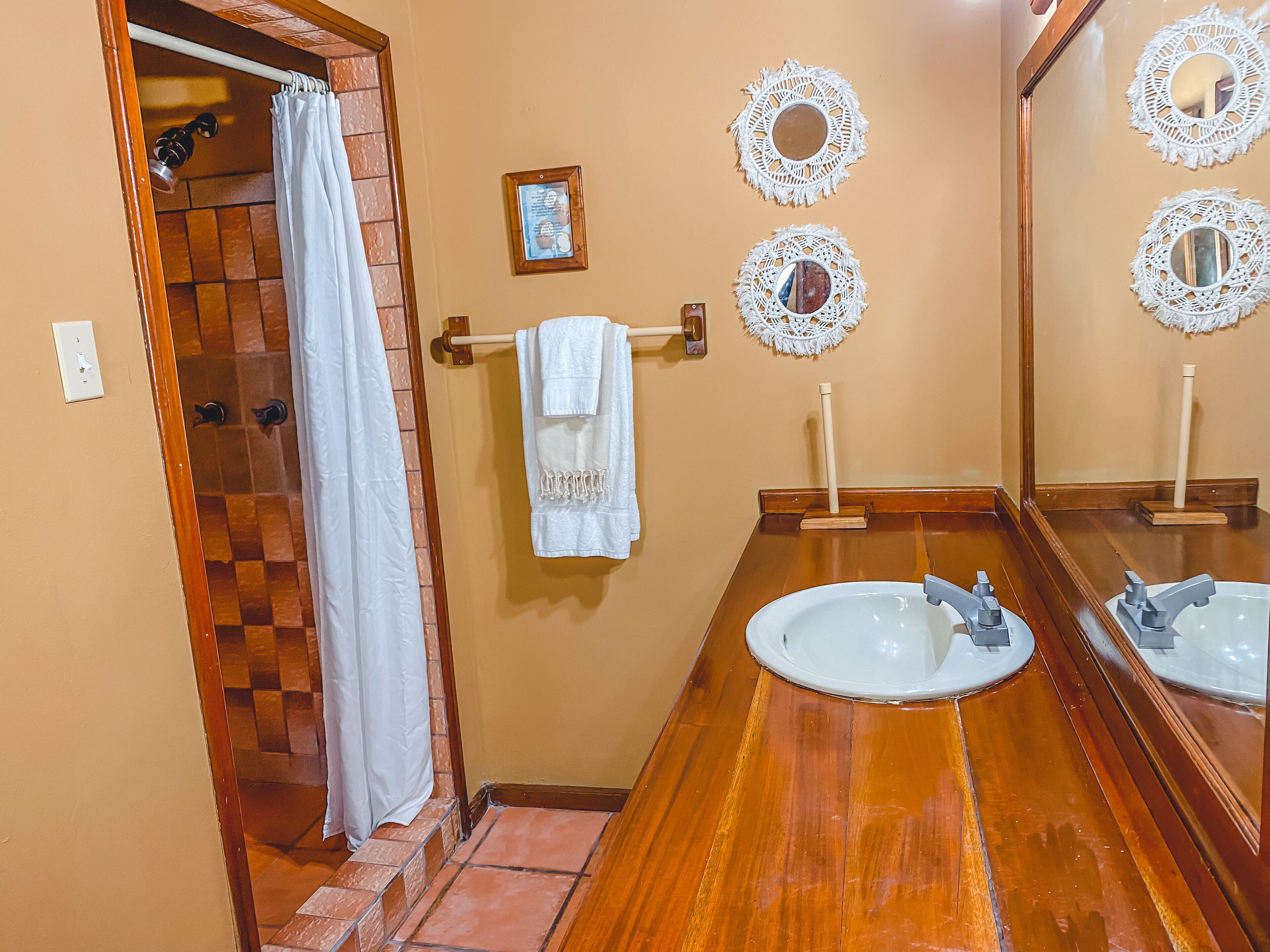 Handtücher, Seife, Shampoo, Toilettenpapier