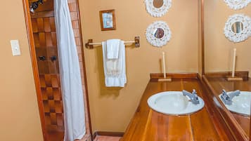 Towels, soap, shampoo, toilet paper