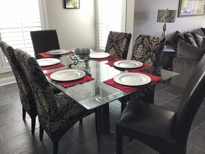 Dining - Million dollar VIEW, SLEEPS 6, KING, QUEEN, 2 DAY BEDS WITH ALL LINENS, 4 TVs (Hot Springs)