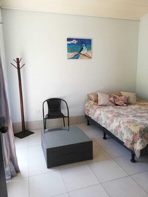 1 bedroom, bed sheets - Cute Beach House in the hills of Marbella (Marbella)