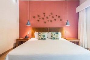 1 bedroom, in-room safe, iron/ironing board, free WiFi - R207. Standard Room King con Balcón. (Playa del carmen)