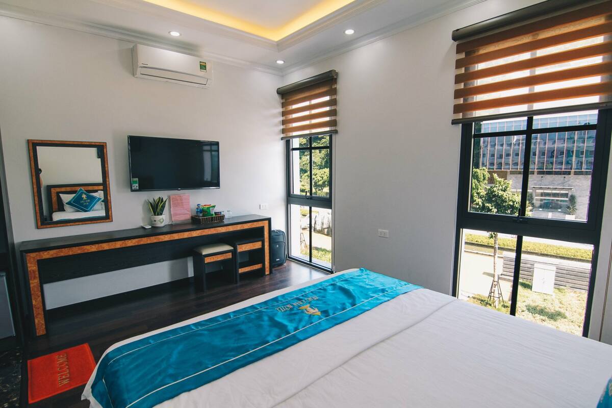 Minibar, desk, blackout curtains, soundproofing