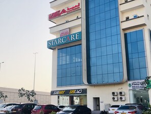 واجهة المنشأة