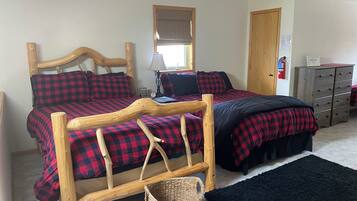 2 bedrooms, iron/ironing board, WiFi, bed sheets