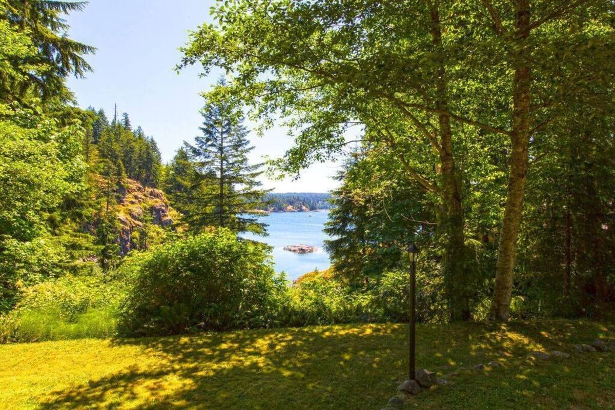 Qualicum House | Water view