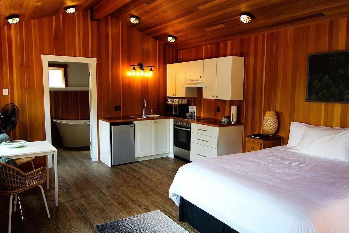 Cove Room