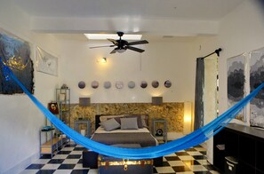 Signature Room, 1 Queen Bed, Pool Access | Premium bedding, pillowtop beds, individually decorated - La Pantera Negra Gallery and B&B (Mérida)