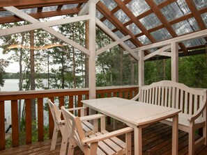 تناول الطعام بالخارج