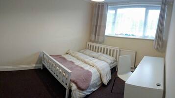 Family House | 3 bedrooms, iron/ironing board, free WiFi