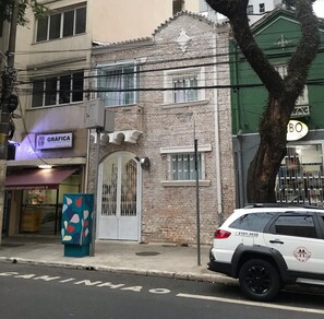 Front of property - Imagina Hostel (São Paulo)