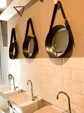 Bathroom - Imagina Hostel (São Paulo)