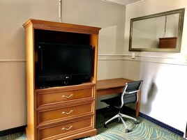 Muebles diferentes, wifi gratis y ropa de cama 