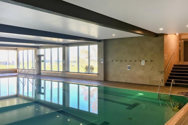 Pool Indoor