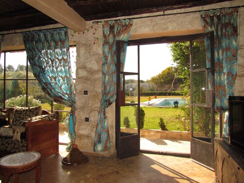 Essaouira villa with swimming pool, park. 8 km from the Medina.