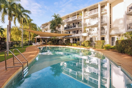 Coral Coast Apartments Palm Cove AVC
