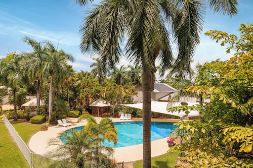 Coral Coast Apartments Palm Cove AVC