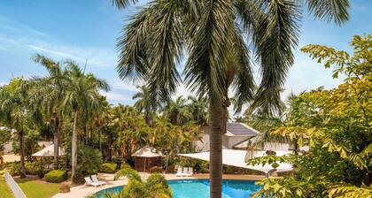 Coral Coast Apartments Palm Cove AVC