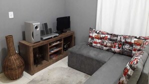 Premier Apartment | Living room | Flat-screen TV, DVD player - Aldeia dos Anjos (Gravatai)