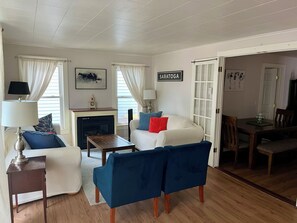 Smart TV, fireplace