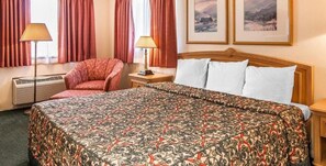 Desk, iron/ironing board, free WiFi, bed sheets - Ashland Valley Inn (Ashland)