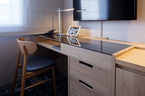 遮光窗簾/窗簾、熨斗/熨衫板、免費 Wi-Fi、床單