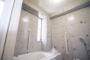 Private Vacation Home, Ocean View | Bathroom | Combined shower/tub, free toiletries, hair dryer, towels - Pension Umitsubame (Ginoza)
