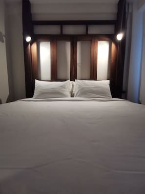 Phòng đôi Deluxe, không hút thuốc | Bàn, truy cập Internet không dây miễn phí