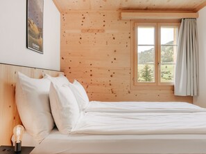 3 bedrooms, Internet