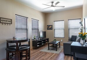 Smart TV - Rooftop Casita with Private Patio & Mountain Views (tucson)