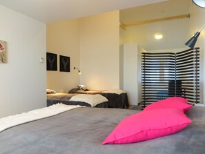 3 bedrooms, Internet