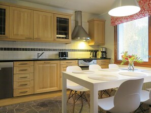 Réfrigérateur, micro-ondes, lave-vaisselle