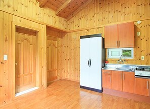 Room (Dea Na Moo 1) | Free WiFi - Goesan Namgang Pension (Goesan)