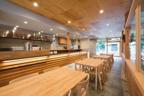 Cafe - Mt.Takao Base Camp - Hostel (Hachioji)